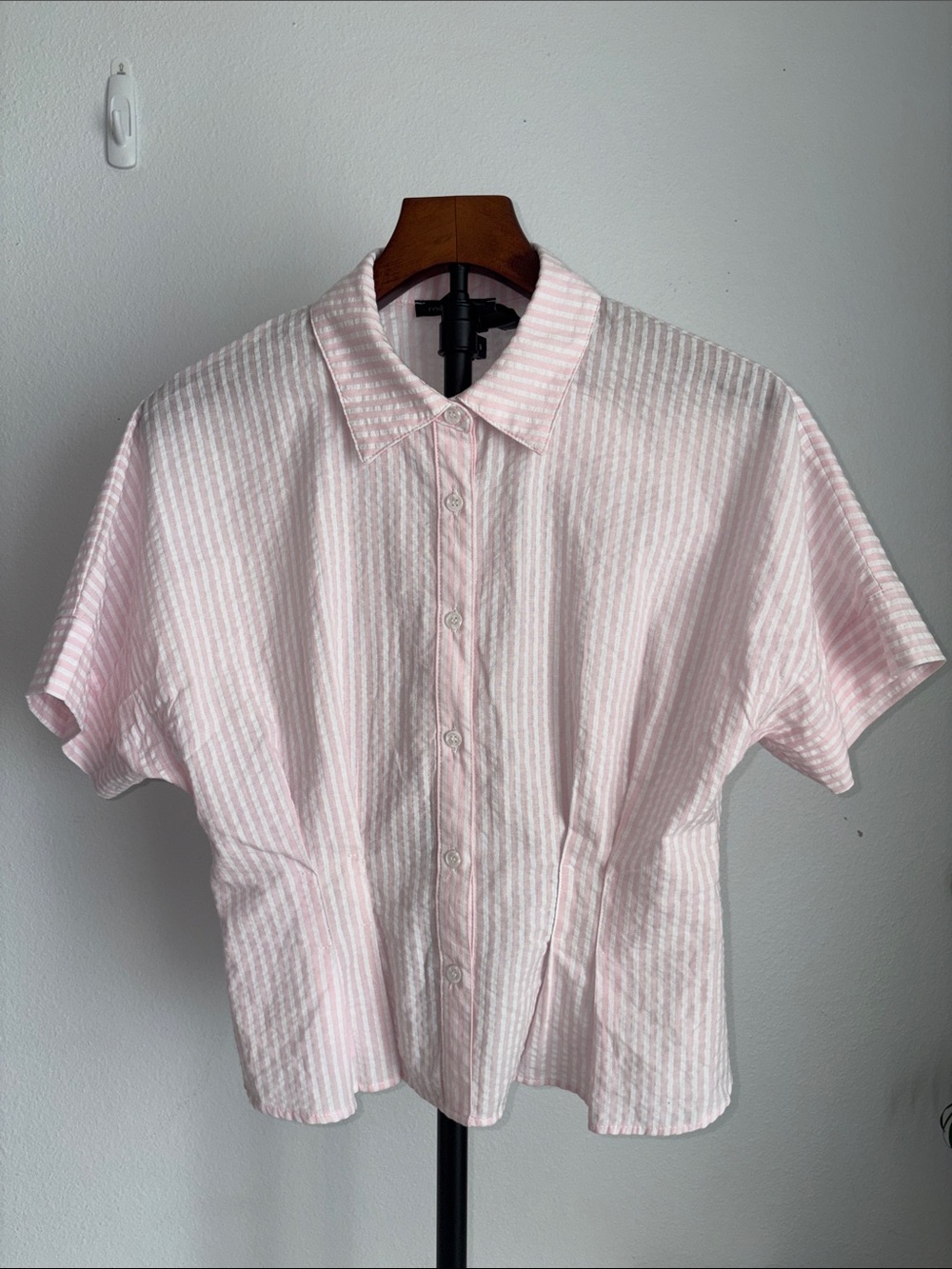 Teenager Moa Moa Pink and White Striped Button-Up Shirt M
